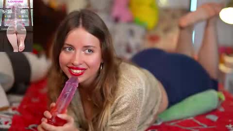 Evechuuu online show from September 2025 03:57:01 PM