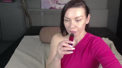 EveLibston online show from February 2025 09:28:01 AM