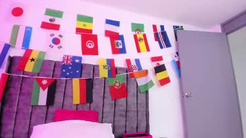 Snapshot of evelin__thompsson chatting on June 2026 03:20:02 AM evelin__thompsson online show from June 2026 03:20:02 AM