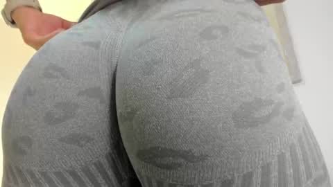 BELLA online show from November 2025 12:05:02 PM