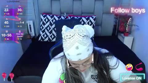 evelin zaens online show from November 2025 05:50:01 AM