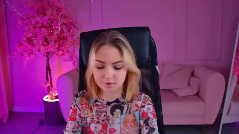 Snapshot of evelinakitty chatting on June 2026 09:00:01 AM Evelina online show from June 2026 09:00:01 AM