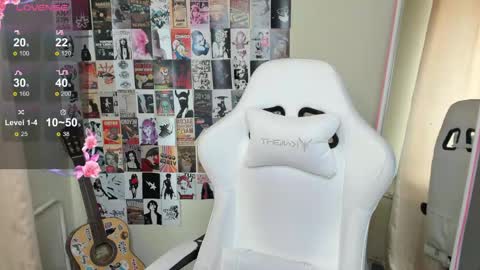 Snapshot of evelinalu chatting on May 2026 01:22:02 AM Evelina online show from May 2026 01:22:02 AM