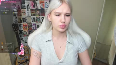 Snapshot of evelinalu chatting on May 2026 01:36:02 AM Evelina online show from May 2026 01:36:02 AM