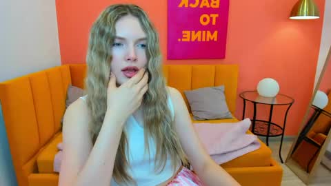 Snapshot of evelineamore chatting on May 2026 08:42:02 AM Eveline online show from May 2026 08:42:02 AM