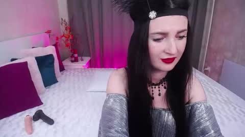 Evelin online show from November 2025 08:20:02 AM