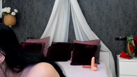 evellynereys online show from February 2025 04:27:01 AM