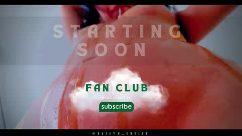 Snapshot of evelyn_chelle chatting on September 2025 11:27:02 PM Im Eve or Chelle Next Stream 191224 online show from September 2025 11:27:02 PM