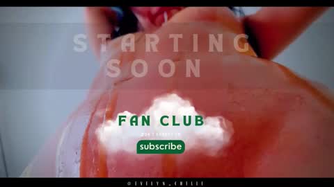 Snapshot of evelyn_chelle chatting on October 2025 10:49:02 PM Im Eve or Chelle Next Stream 191224 online show from October 2025 10:49:02 PM