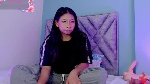 Snapshot of evelyn_flores1 chatting on March 2026 04:13:02 AM online show from March 2026 04:13:02 AM