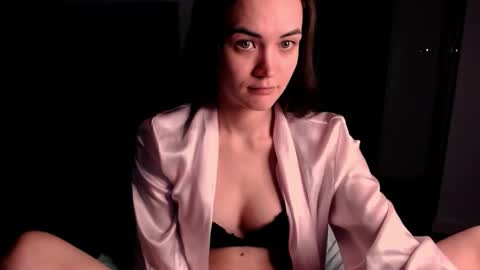 Evelyn online show from November 2025 04:40:02 PM