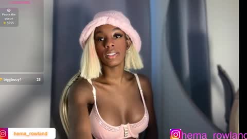 E V E L Y N  online show from December 2024 11:18:02 AM