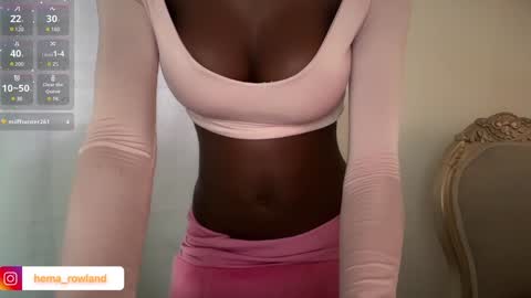 E V E L Y N  online show from January 2025 12:42:01 PM