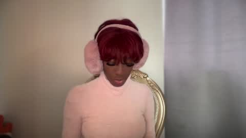 E V E L Y N  online show from January 2025 12:39:02 PM