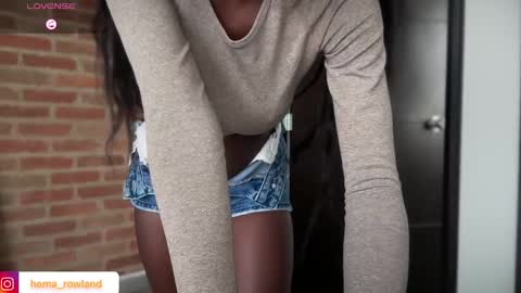 E V E L Y N  online show from March 2025 12:12:01 PM