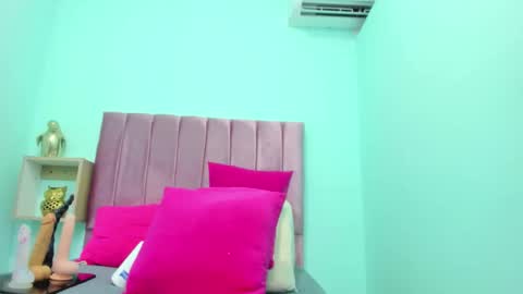 evelyn_morgan1 online show from January 2026 01:18:01 AM