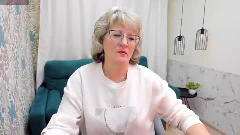 Evelyn online show from March 2026 05:00:02 AM