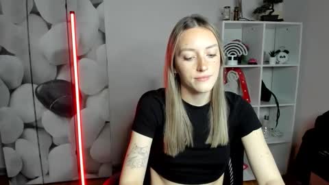 evelynblond online show from January 2026 01:57:02 PM