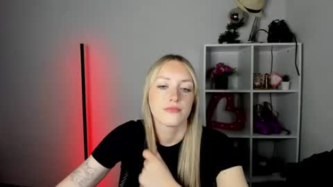 evelynblond online show from July 2026 12:55:01 PM