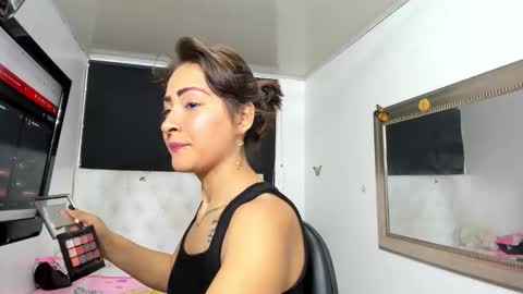 Evelyne online show from March 2026 04:18:01 AM