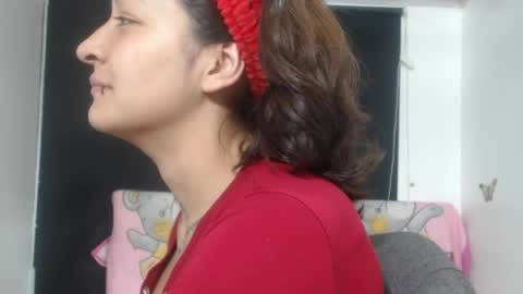 Evelyne online show from April 2026 03:11:01 AM