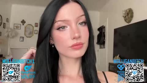 Evelyn online show from April 2026 09:15:01 PM