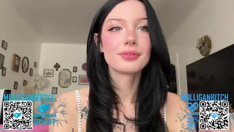 Evelyn online show from April 2026 08:58:02 PM