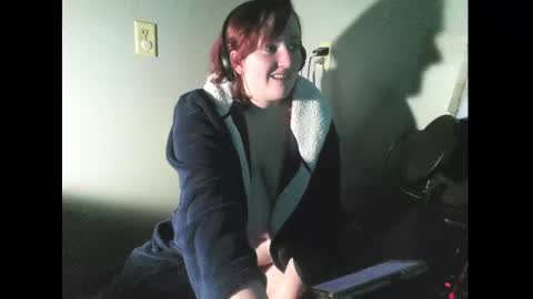 Snapshot of evelynnangel13 chatting on February 2025 04:04:02 AM Evelynn Angel online show from February 2025 04:04:02 AM