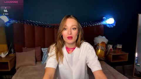 Evelyn online show from October 2025 01:37:02 AM