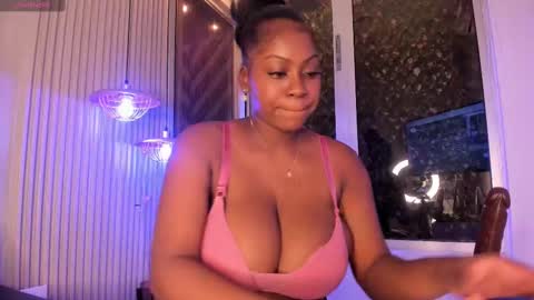 EvelynZoee online show from October 2025 04:21:01 AM