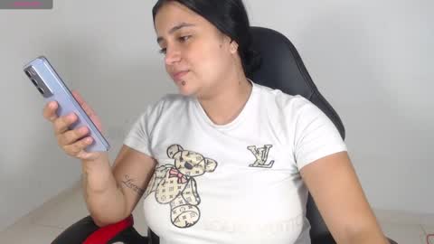 evelin 3 online show from December 2024 01:00:02 PM