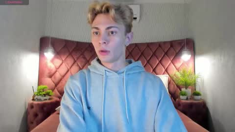 Evan online show from December 2025 01:18:02 PM