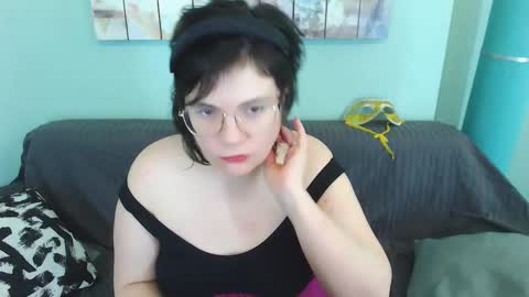 Everly online show from February 2025 08:14:02 PM