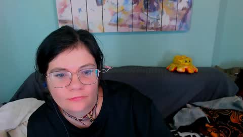 Everly online show from April 2026 07:58:01 PM