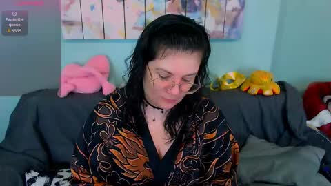 Everly online show from May 2026 12:45:02 PM