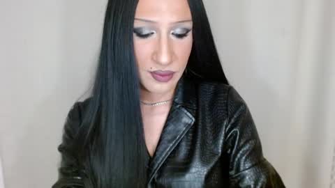 Supreme Maestra online show from October 2025 06:37:01 PM