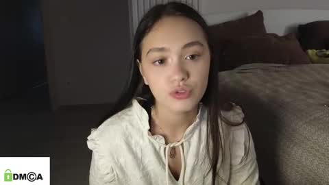 evi_woow online show from March 2026 05:08:02 AM