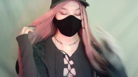 Snapshot of evie_muna chatting on May 2026 03:02:02 AM Renesme White Im here from Monday to Friday online show from May 2026 03:02:02 AM