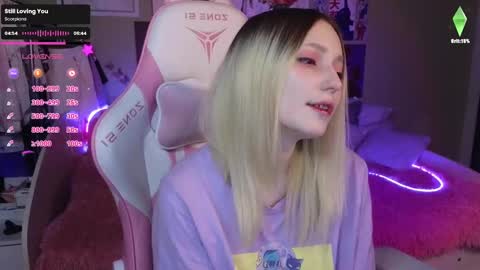 Snapshot of evie_rosen chatting on December 2024 09:17:01 PM Evie online show from December 2024 09:17:01 PM