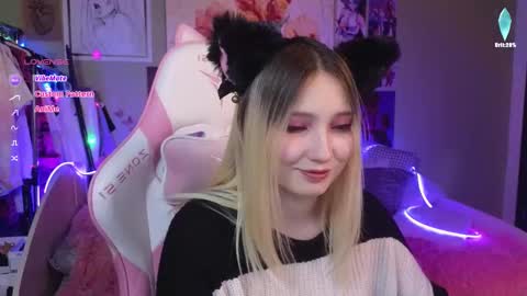 Snapshot of evie_rosen chatting on December 2024 08:53:02 PM Evie online show from December 2024 08:53:02 PM