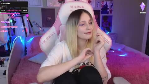 Snapshot of evie_rosen chatting on December 2024 06:56:02 AM Evie online show from December 2024 06:56:02 AM