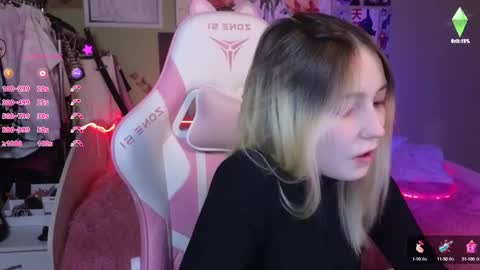 Snapshot of evie_rosen chatting on December 2024 09:20:02 PM Evie online show from December 2024 09:20:02 PM