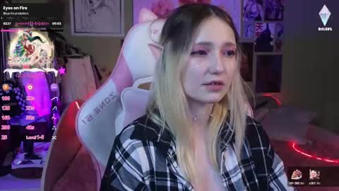 Snapshot of evie_rosen chatting on December 2024 04:06:02 AM Evie online show from December 2024 04:06:02 AM