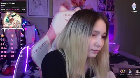 Snapshot of evie_rosen chatting on December 2024 11:52:02 PM Evie online show from December 2024 11:52:02 PM