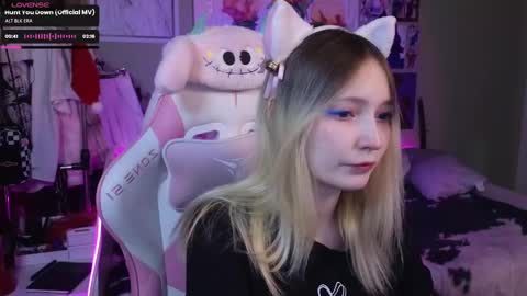 Snapshot of evie_rosen chatting on January 2025 08:39:01 PM Evie online show from January 2025 08:39:01 PM