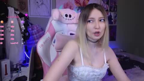 Snapshot of evie_rosen chatting on January 2025 10:44:02 PM Evie online show from January 2025 10:44:02 PM