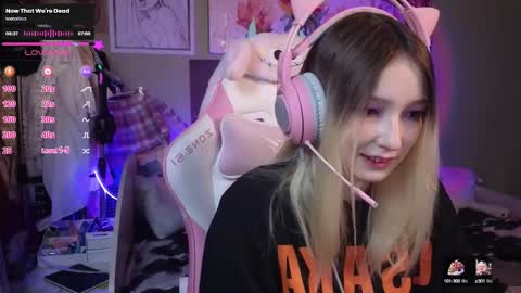 Snapshot of evie_rosen chatting on February 2025 08:28:01 PM Evie online show from February 2025 08:28:01 PM