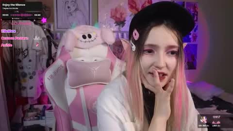 Snapshot of evie_rosen chatting on February 2025 10:14:01 PM Evie online show from February 2025 10:14:01 PM