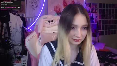 Snapshot of evie_rosen chatting on March 2025 09:04:01 PM Evie online show from March 2025 09:04:01 PM