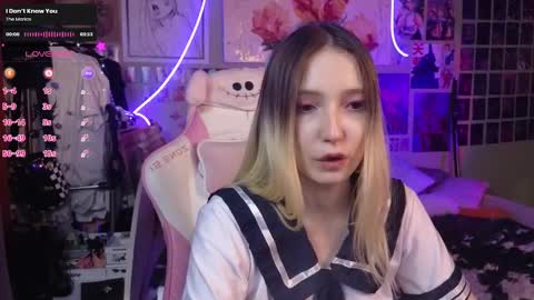 Snapshot of evie_rosen chatting on March 2025 12:10:02 AM Evie online show from March 2025 12:10:02 AM